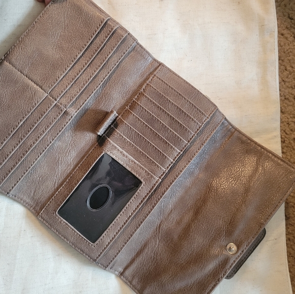 Guess Wallet - Picture 3 of 3